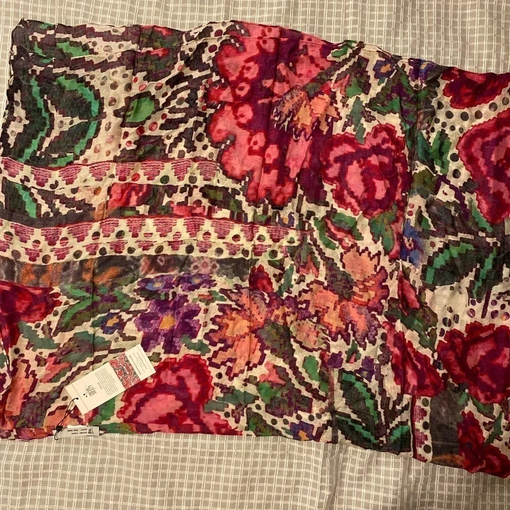 Front Row Society Oblong Digital Floral Pink/Rose Scarf 28” x 80” (FW)